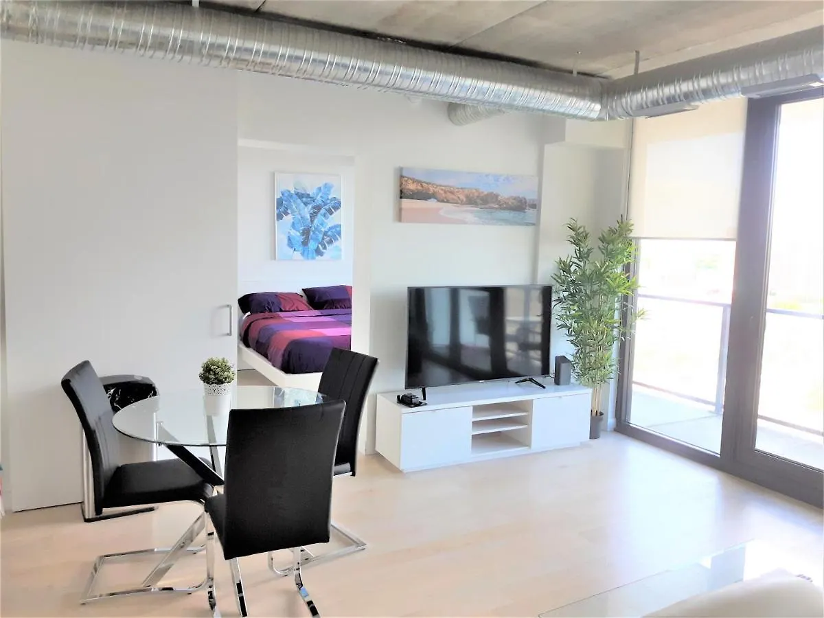 Luxury Skyline Condo In Downtown Free 24/7 Parking Winnipeg Kanada